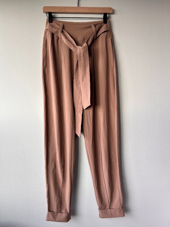 Athleta Pants - Athleta Skyline Pant II High Rise Tie Waist Cuffed Pants Hearth Rose Size 4